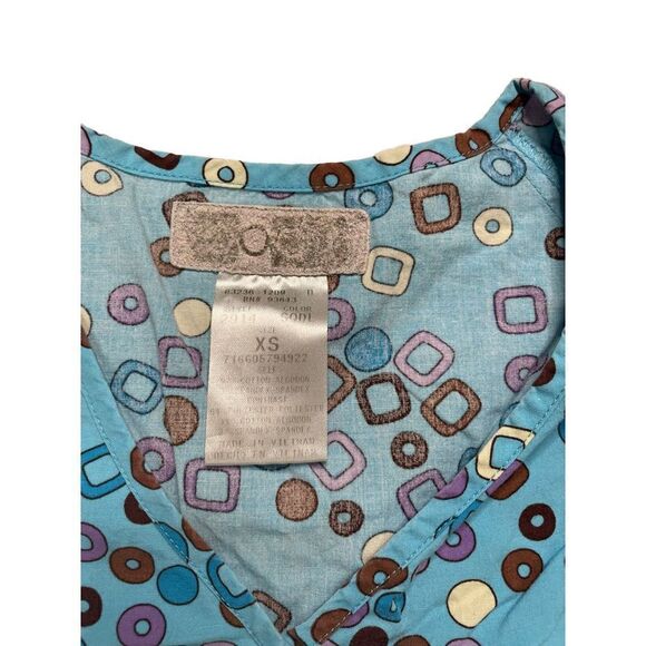 Xsml printed scrub top with tie back - Picture 3 of 3